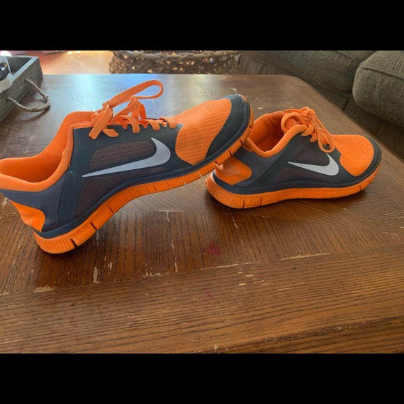 Orange Nike Free shoes - Picture 2 of 5